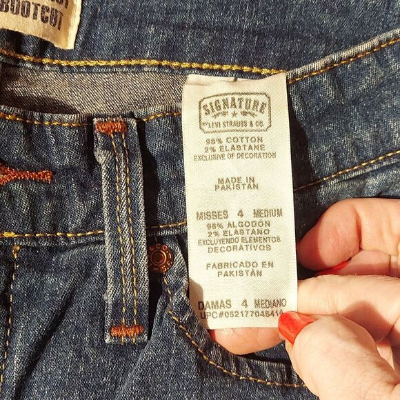 Levi's Signature Jeans Woman's Size 4 - Picture 5 of 6